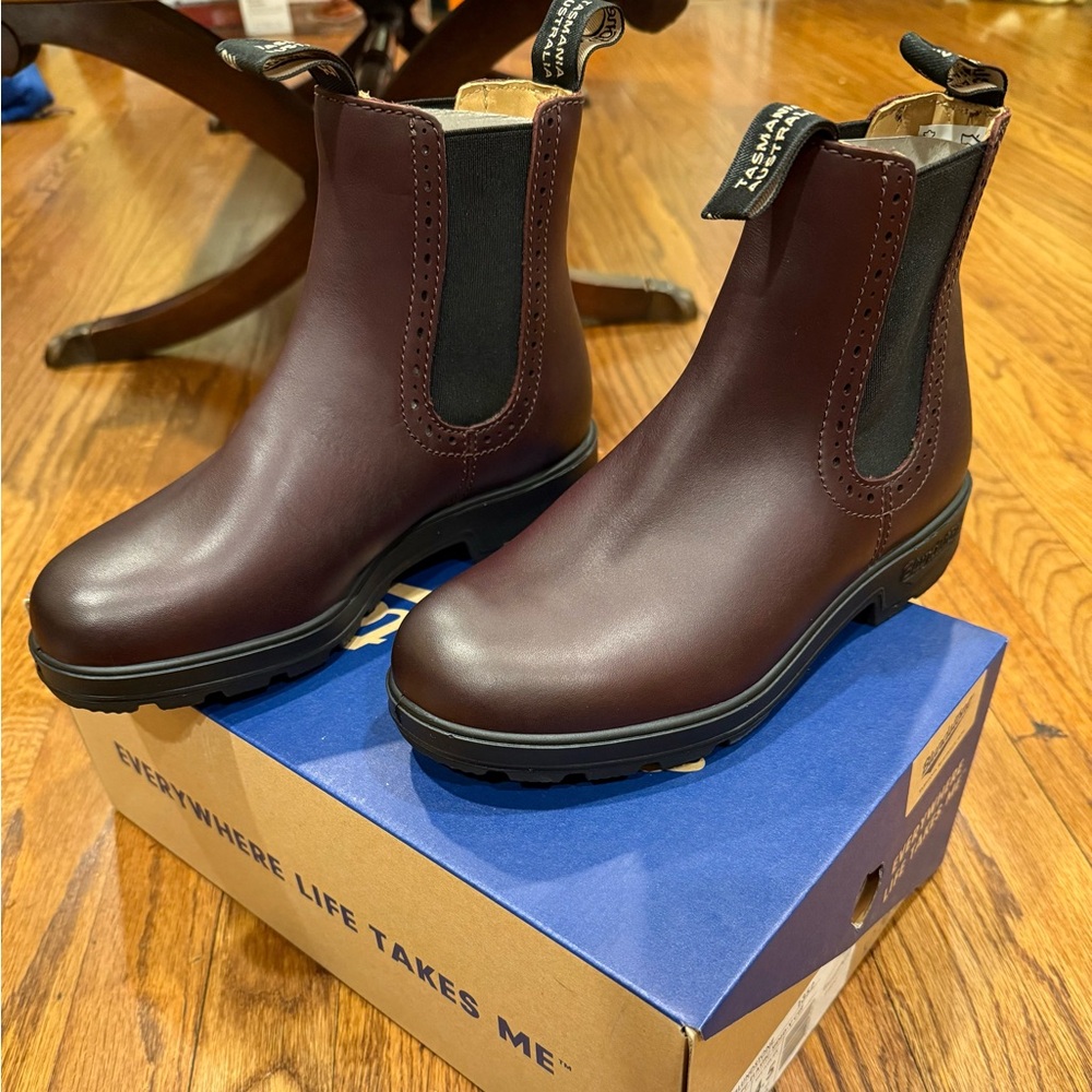 Brand New In Box Blundstone High Top Boots